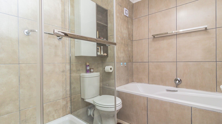 2 Bedroom Property for Sale in De Kelders Western Cape